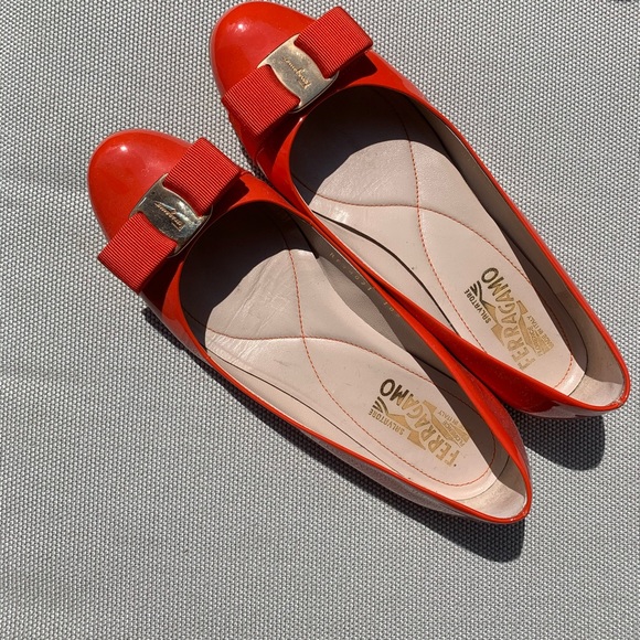 Ferragamo ballet flats in orange - Picture 1 of 7